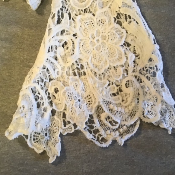 Lace top with Bell Sleeves off-white (S/M) - Picture 7 of 8